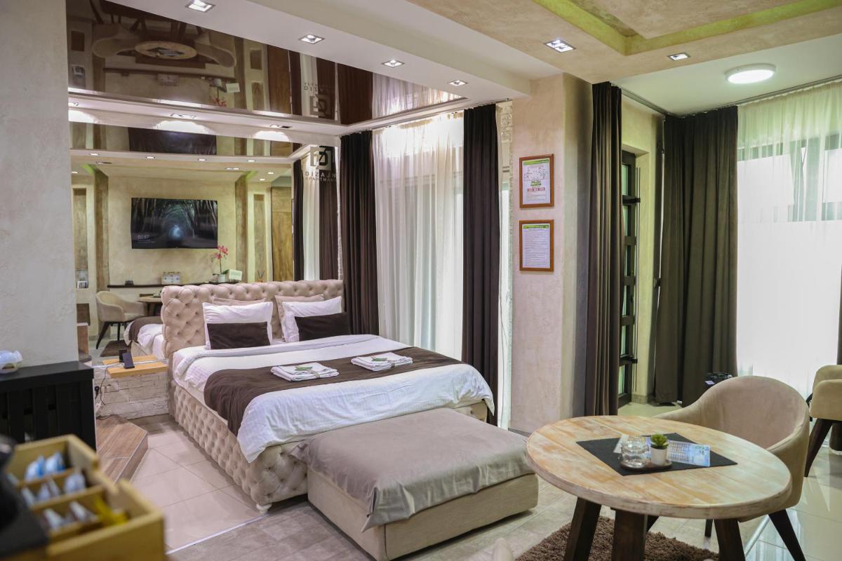 Design Apartment GRAND SPA LUX 4 STAR "MALIBU" Completely PRIVATE Wellness & Spa FREE INCLUDED Jacuzzi & Salt Wall & Fire place & 3D Ceilings & Business WiFi & NETFLIX & LED Lights & Keyless code entry & FULL SMART APP & SECURE 2 Parking place - Housity
