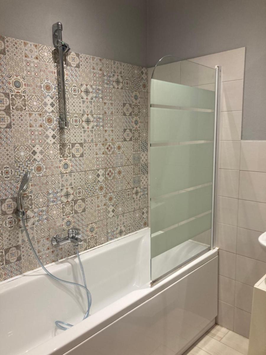 GUEST HOUSE BERZEFI - Housity