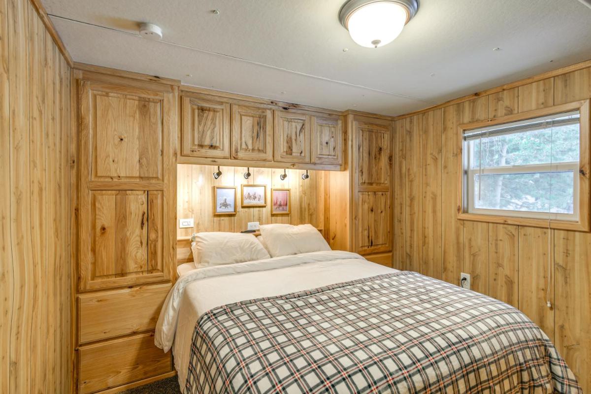Cozy Island Park Getaway By ATV Trails and Reservoir - Housity