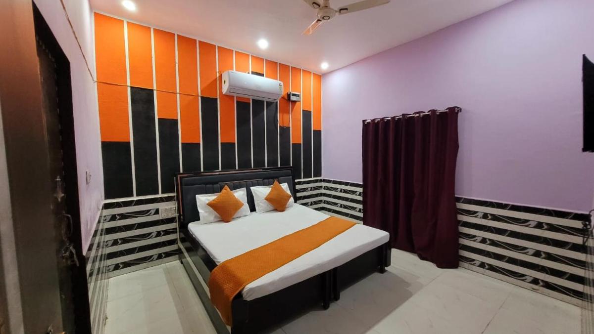 Hotel Vrandavan Dham - Housity