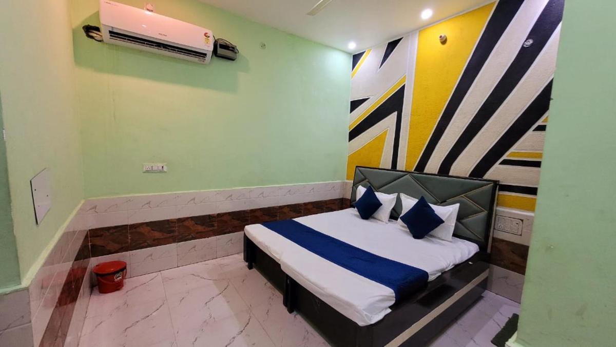 Hotel Vrandavan Dham - Housity
