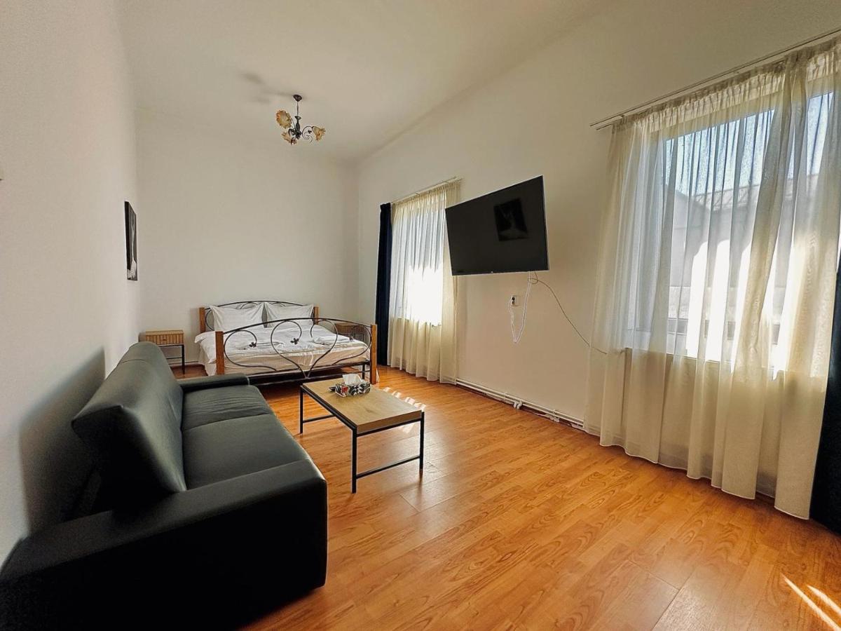 Gran Gala - Housity