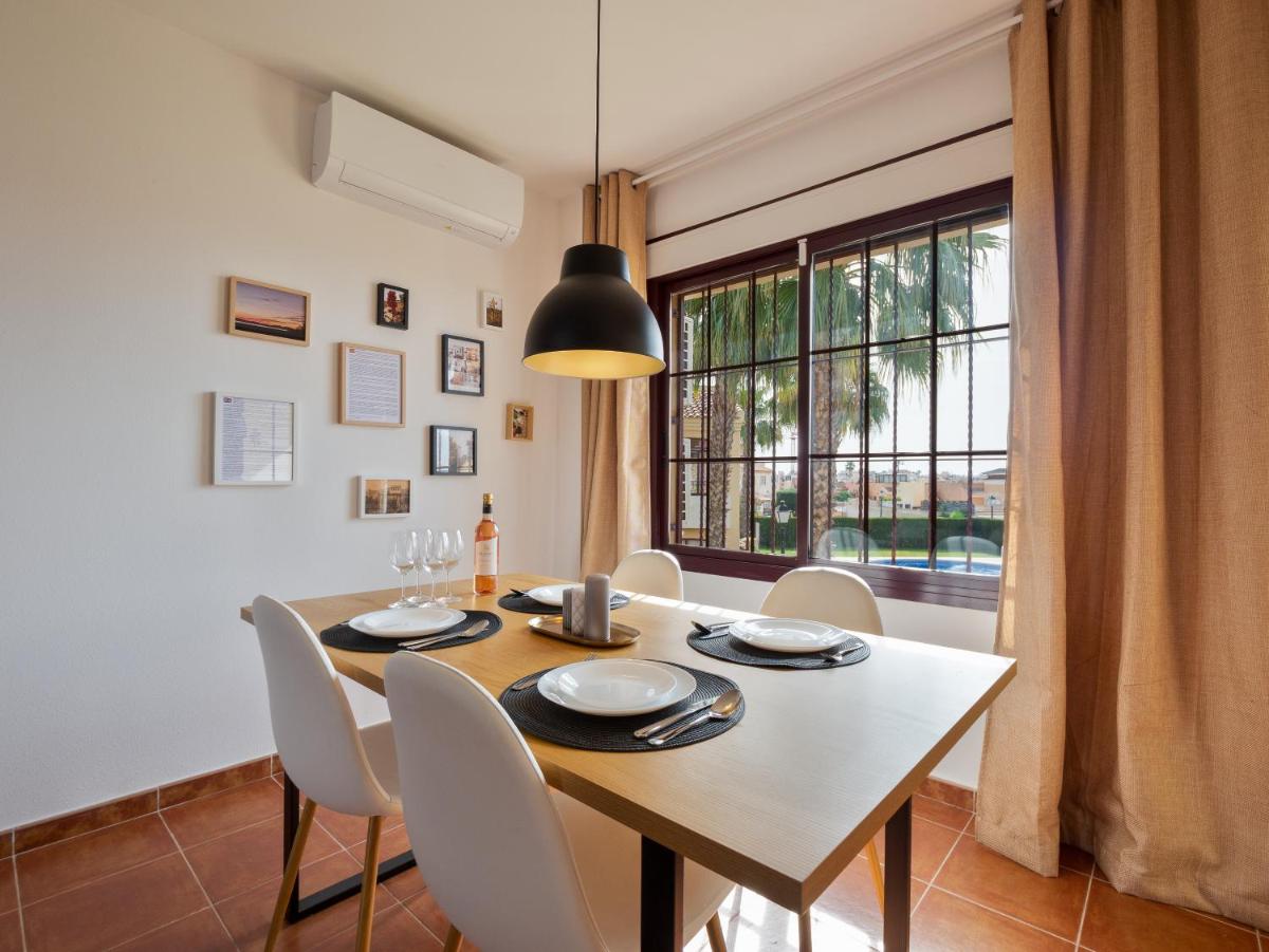 Torrevieja Palm Apartment- very quiet, in the garden, air condition in every room - Housity