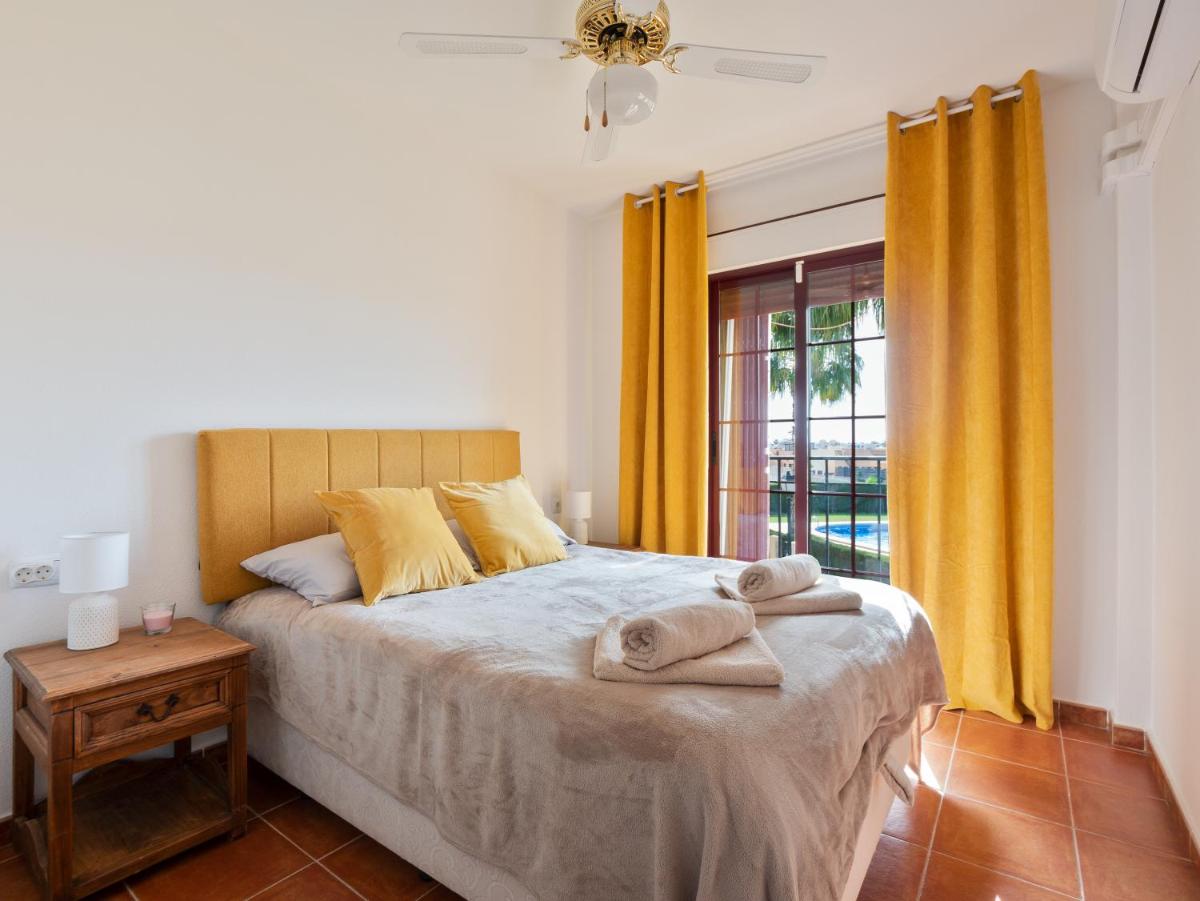 Torrevieja Palm Apartment- very quiet, in the garden, air condition in every room - Housity