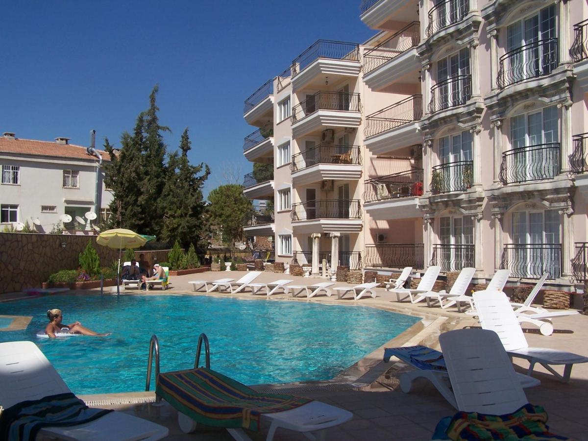 Royal Residences - Housity
