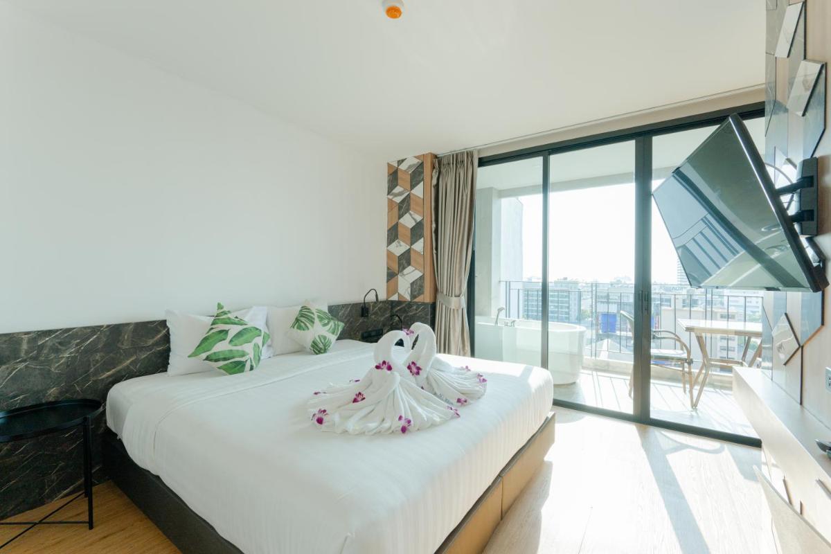 Sky Wave Patong - Housity