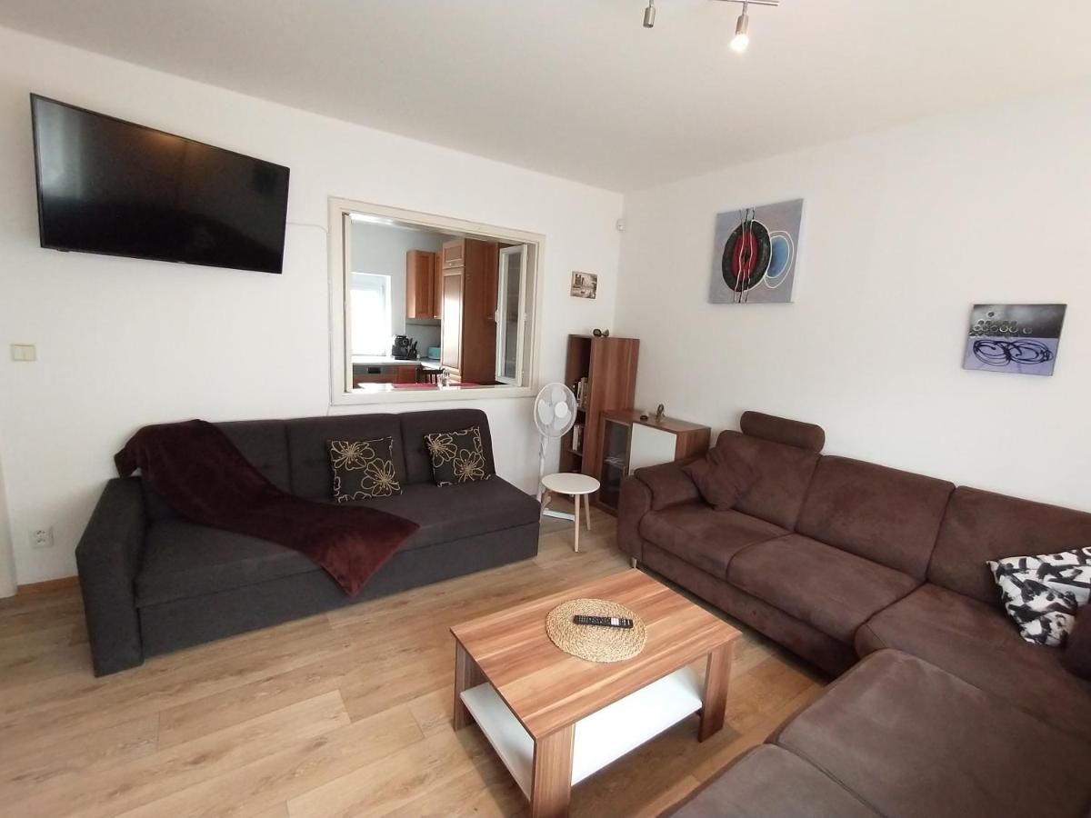 Duplex with garden - Housity