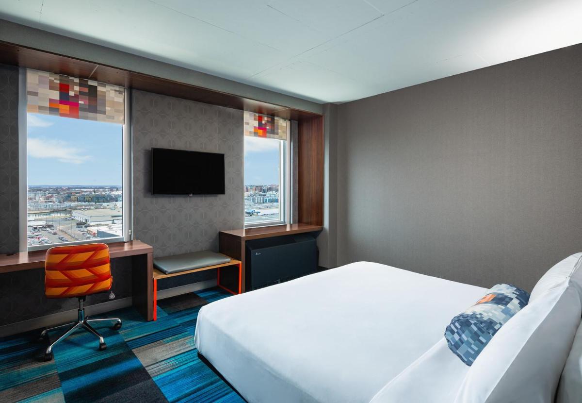 Aloft Boston Seaport District - Housity
