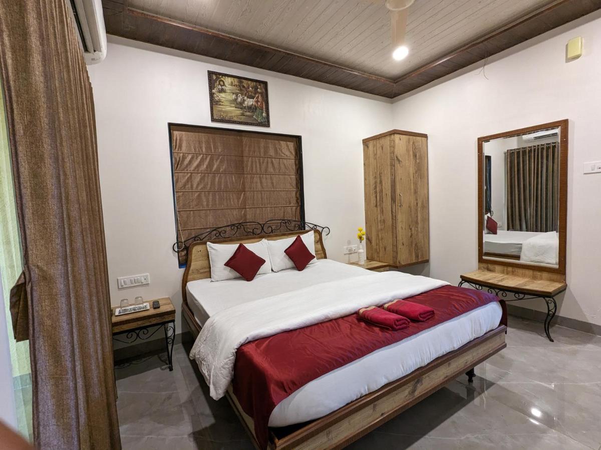 Hotel and Villa Samarth Palace - Hizvo
