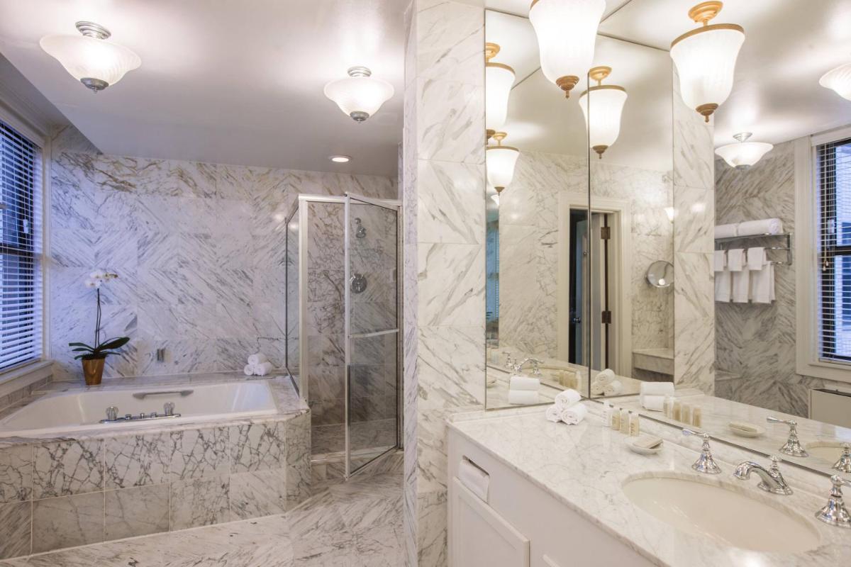 Hotel Cleveland Autograph Collection - Housity