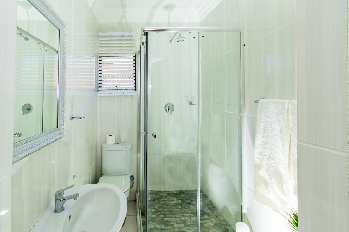 Matangwaneng Guest House - Housity