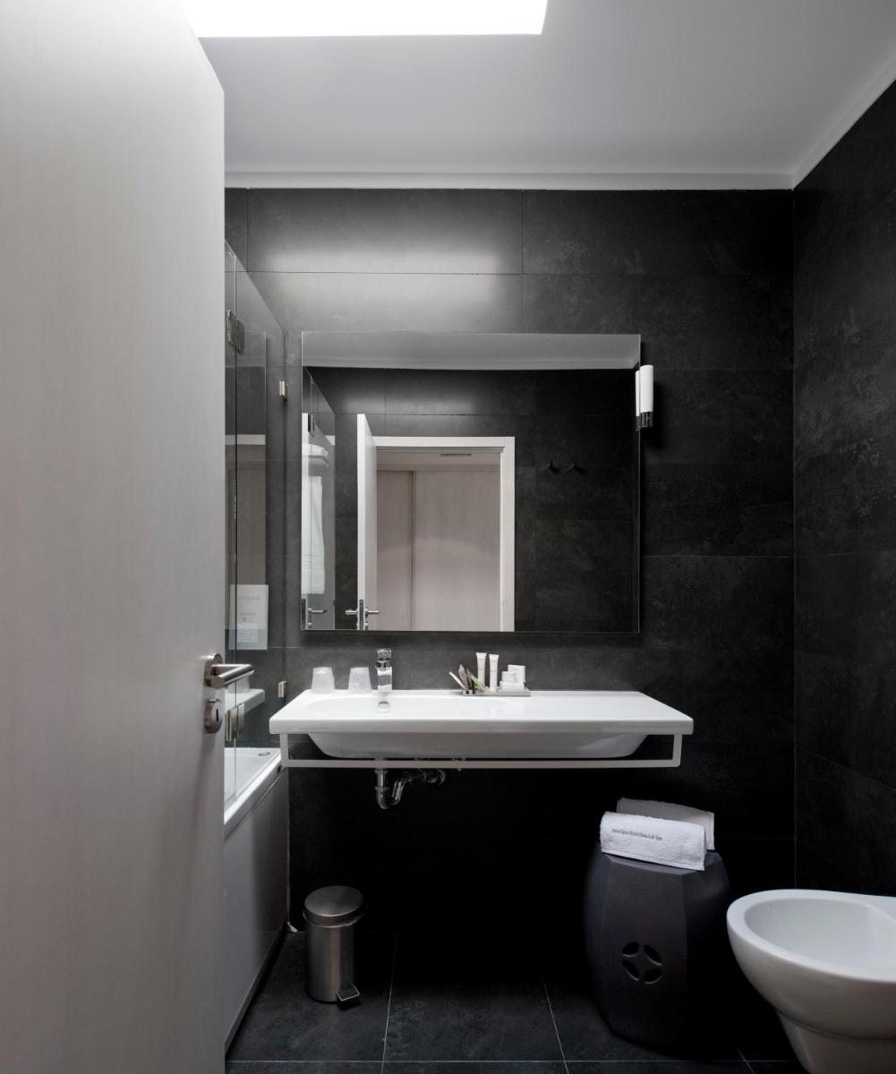 Uma casa de banho em Furadouro Boutique Hotel Beach & SPA