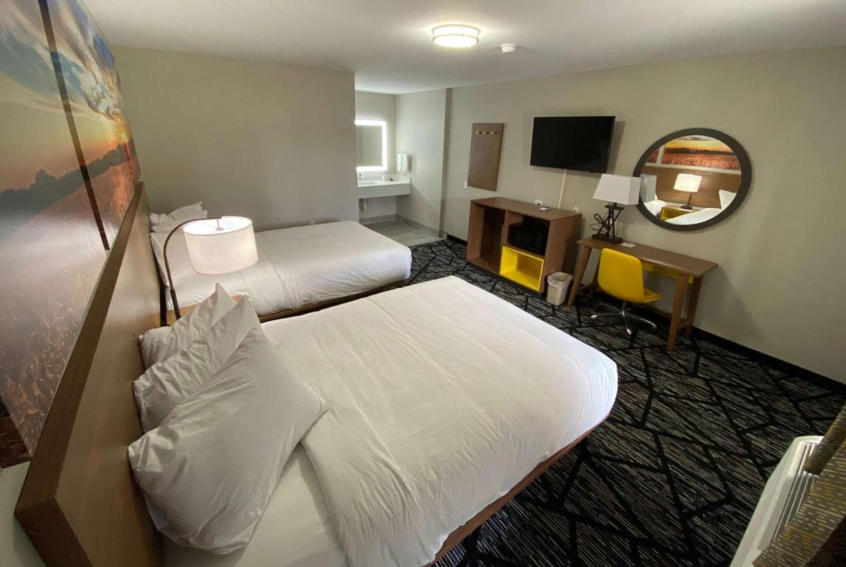 Days Inn by Wyndham Lake Charles - Housity