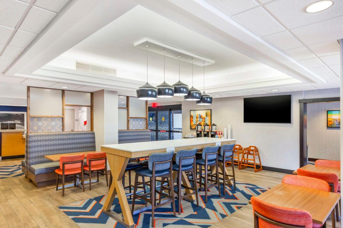 Hampton Inn Mebane - Housity