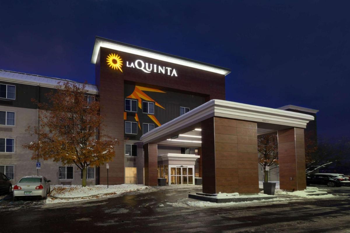 La Quinta by Wyndham Detroit Utica - Housity