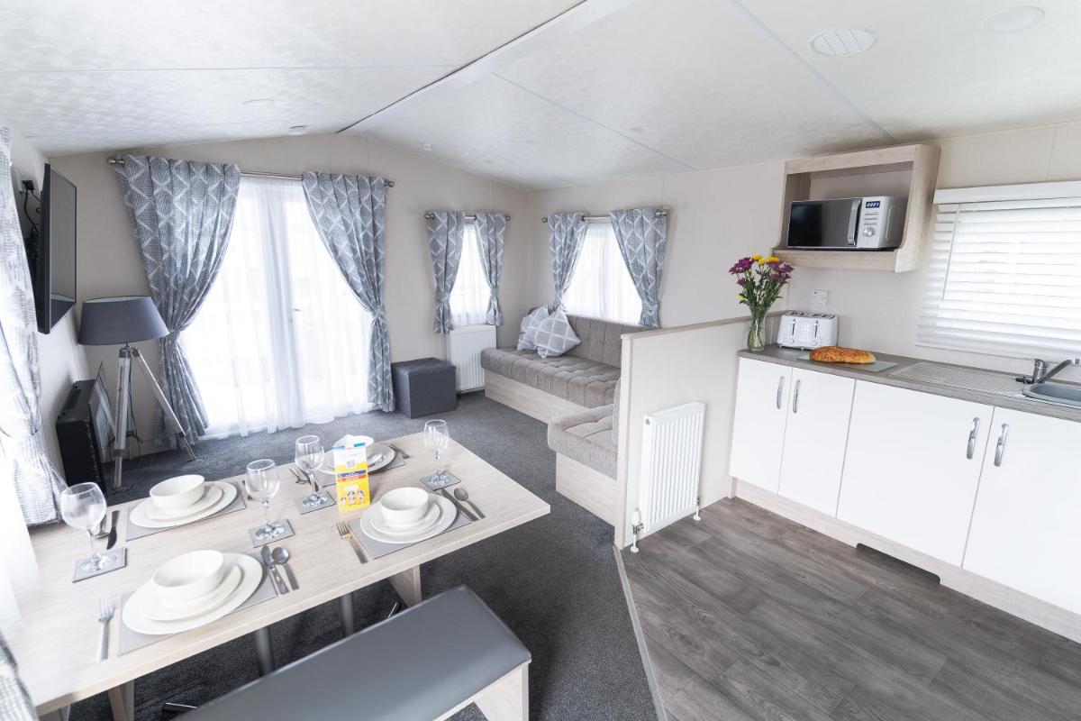 Marine Holiday Park - Housity