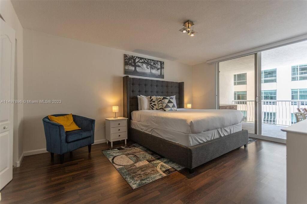 Entire Condo in Brickell steps from Brickell City Centre - Hizvo