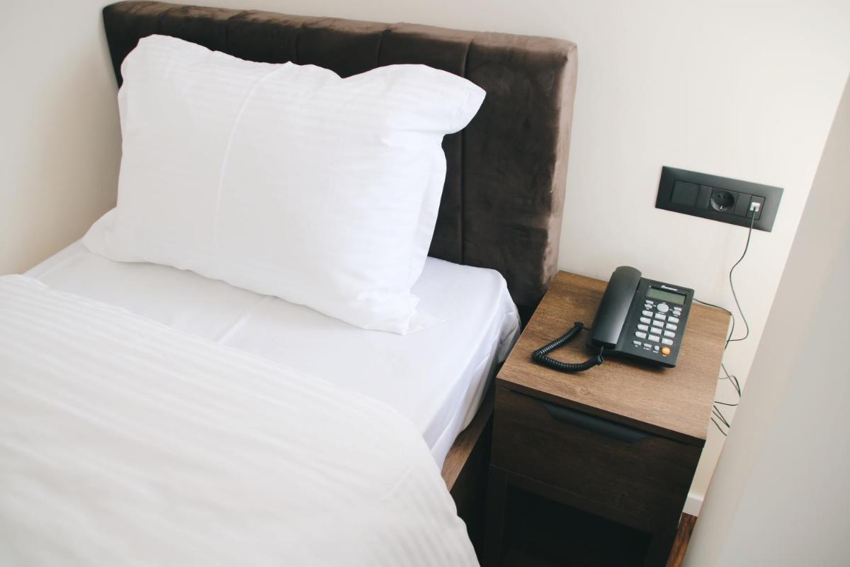 Hotel Rozafa - Housity
