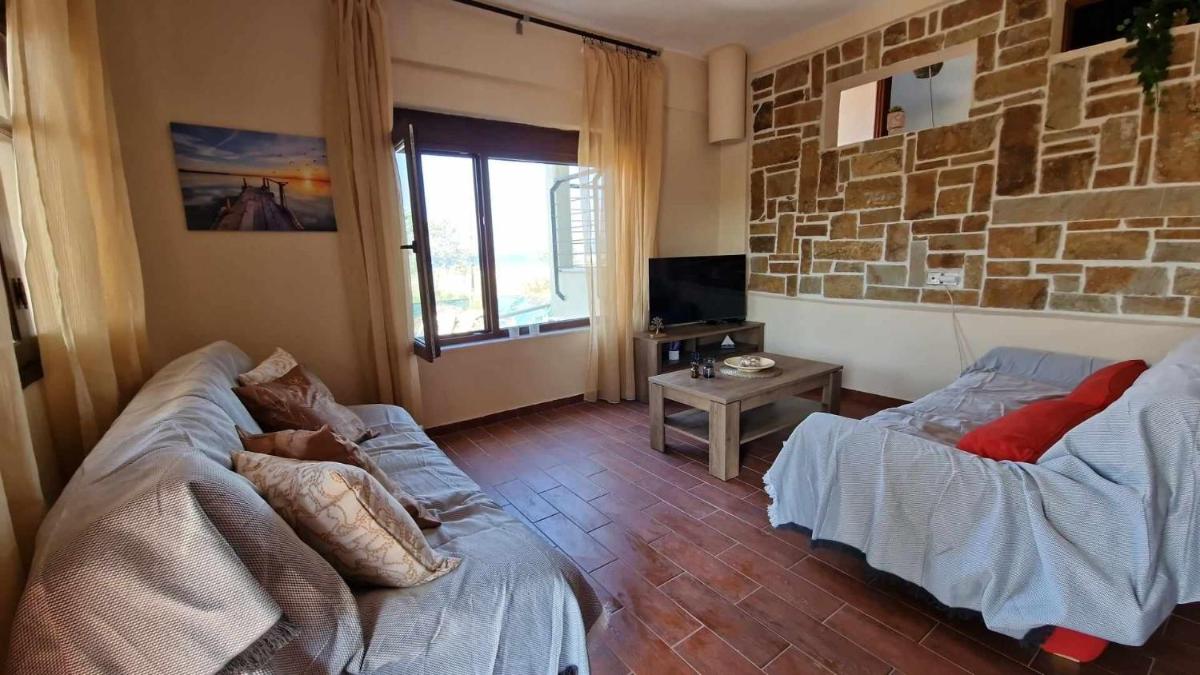 Apartment next to the sea - Housity