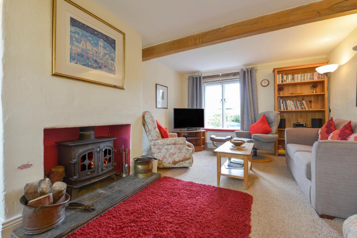 Regatta Cottage - Housity