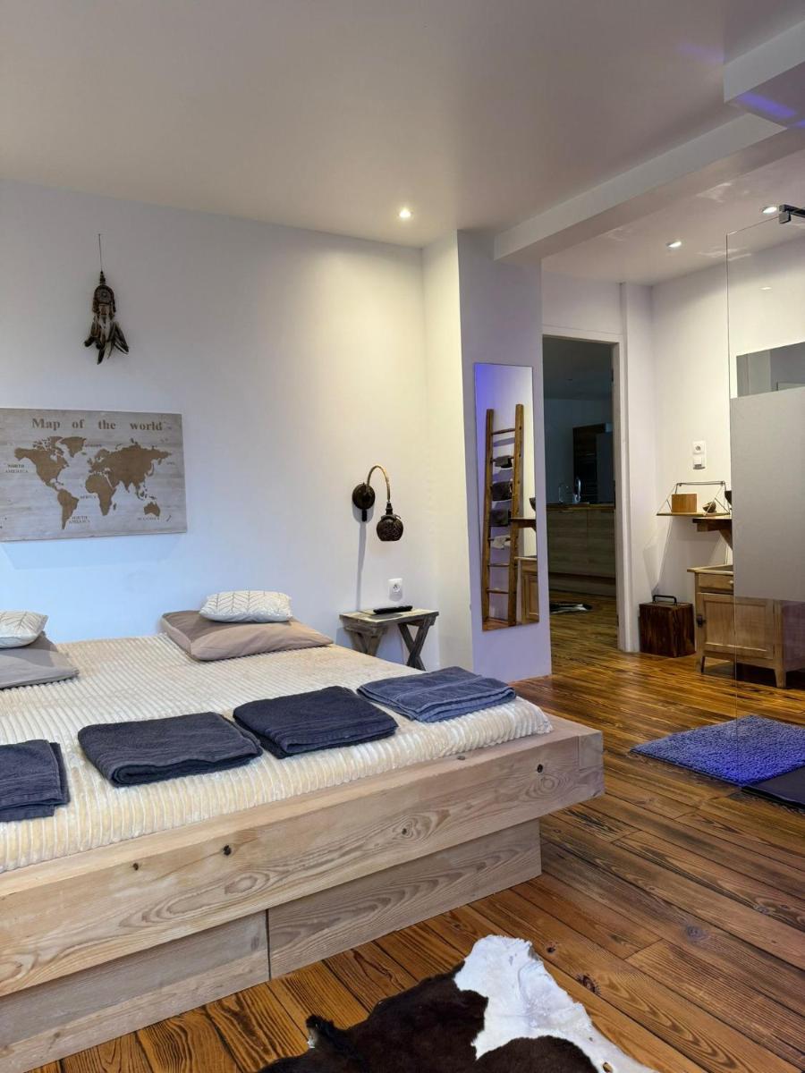 MONTAGNE-LAC&SPA (jacuzzi privé) (NOUVEAU) - Housity