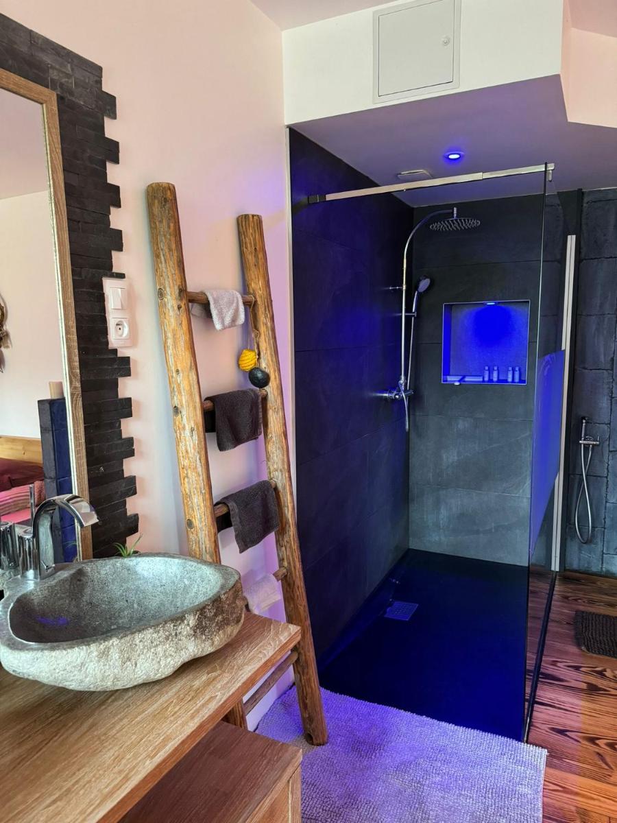 MONTAGNE-LAC&SPA (jacuzzi privé) (NOUVEAU) - Housity