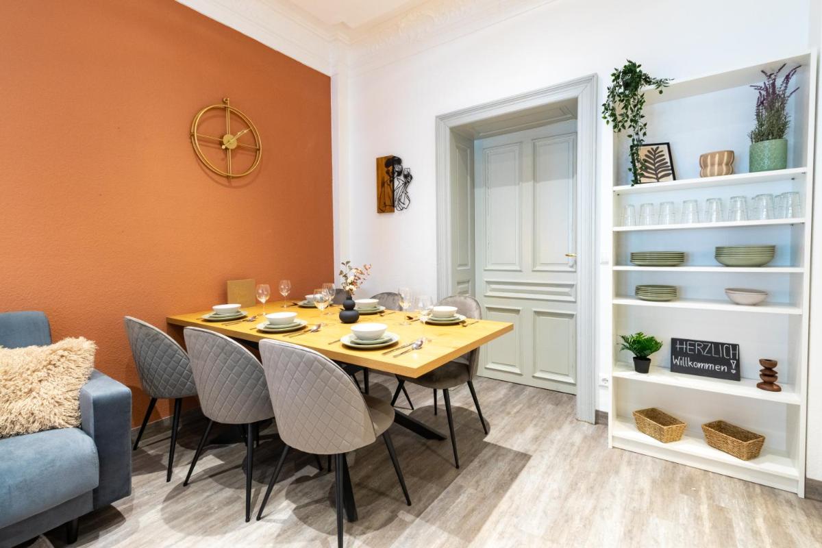 Familienfreundliche Stadt-Oase mit Arbeitsplatz - Bahnhofsnah, 2 Schlafzimmer, 76qm & gratis Kaffee- und Teeangebot - Hizvo