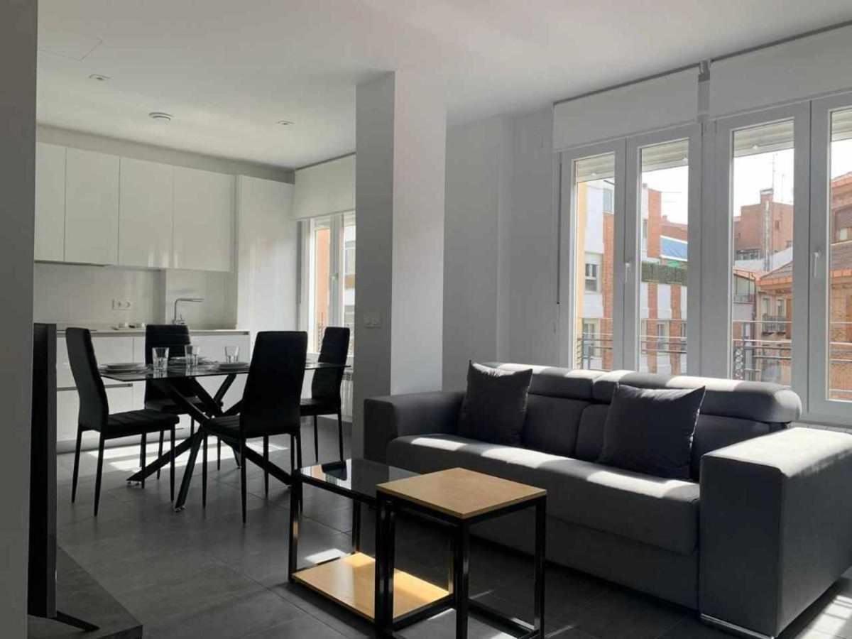 Ramón y Cajal SUITES DE LUXE - Housity