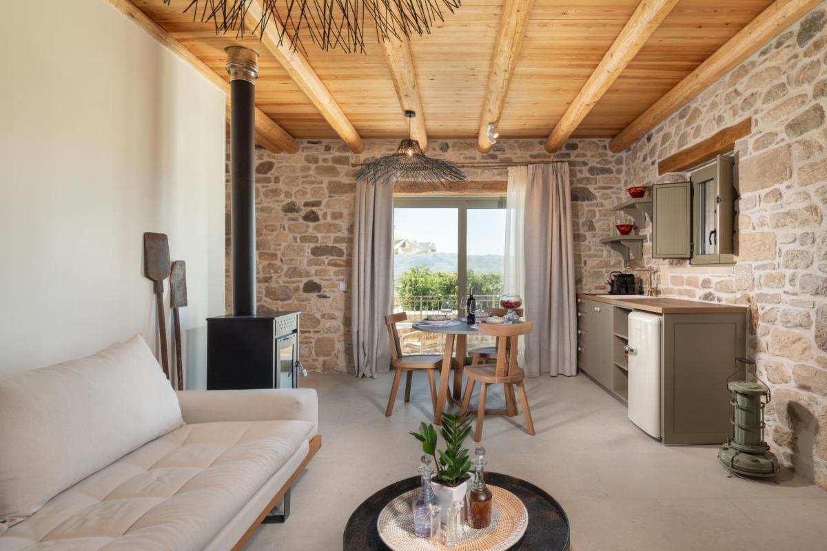 ST.TEN STONE BUILT VILLAGE - Housity