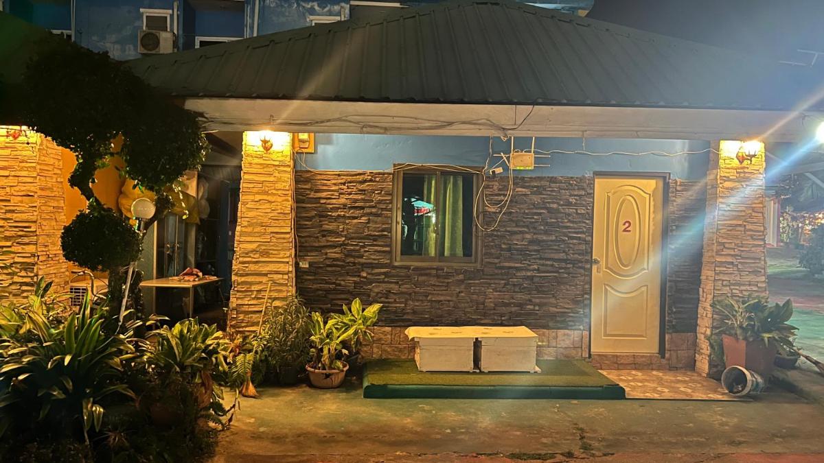 ที่พักสกลนครกรีนเฮ้าส์รีสอร์ท - Housity