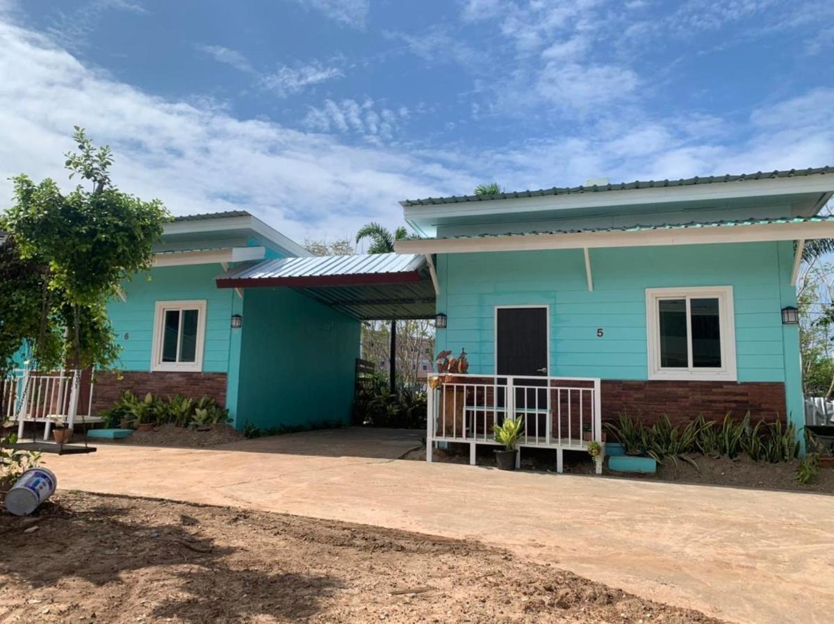 ที่พักสกลนครกรีนเฮ้าส์รีสอร์ท - Housity