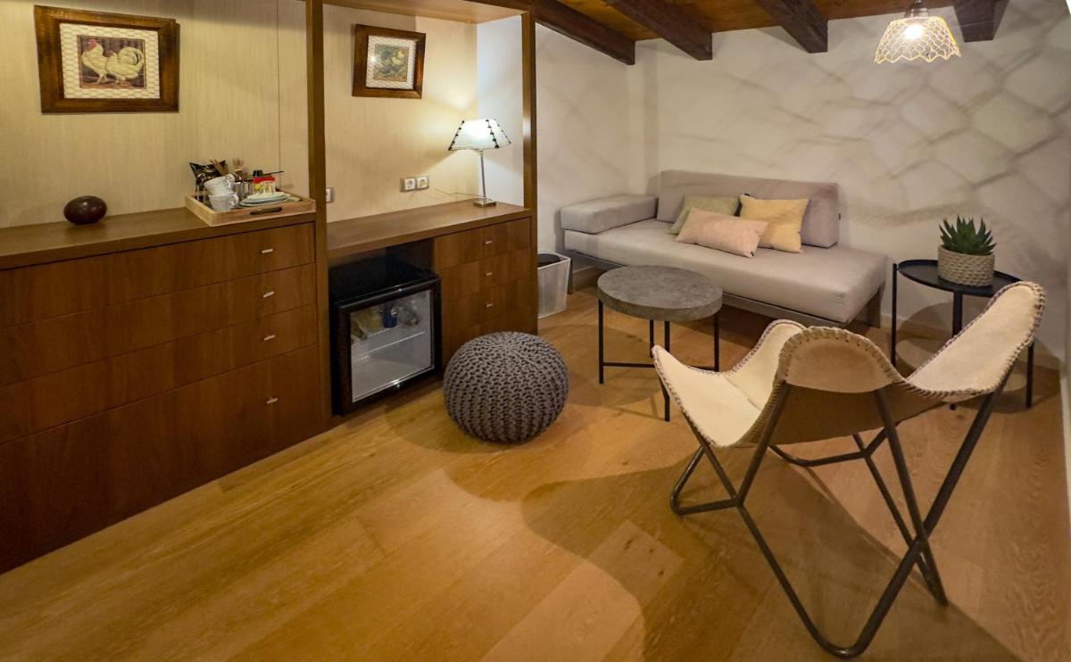 Hotel Rural Flor de Almendro - Housity