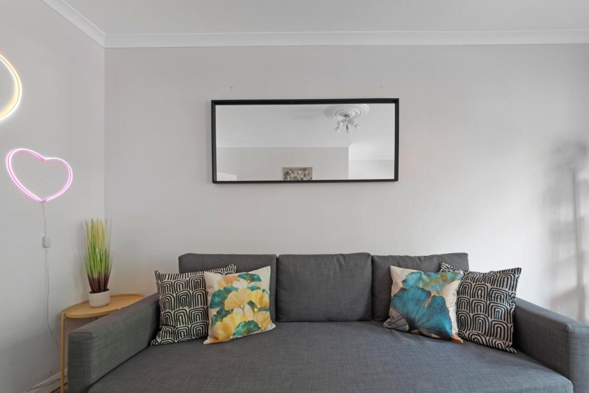 Old Street Apartments By Morethanstays - Housity