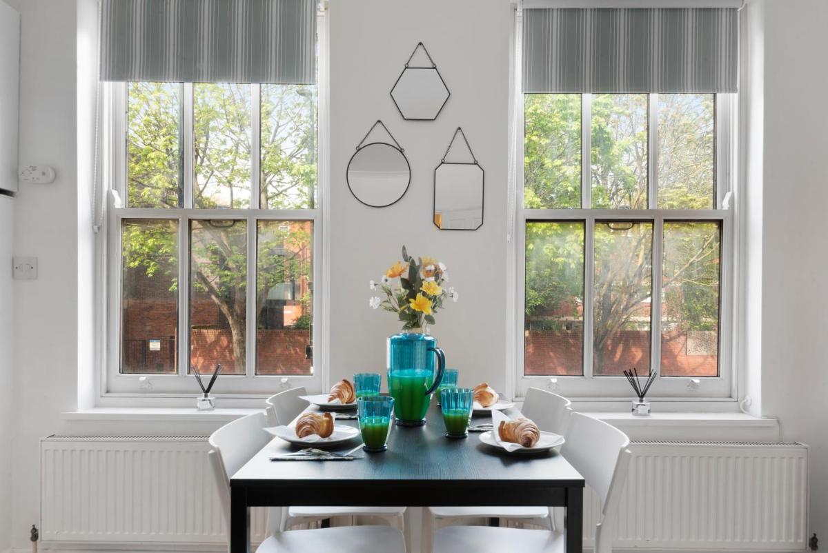 Old Street Apartments By Morethanstays - Housity