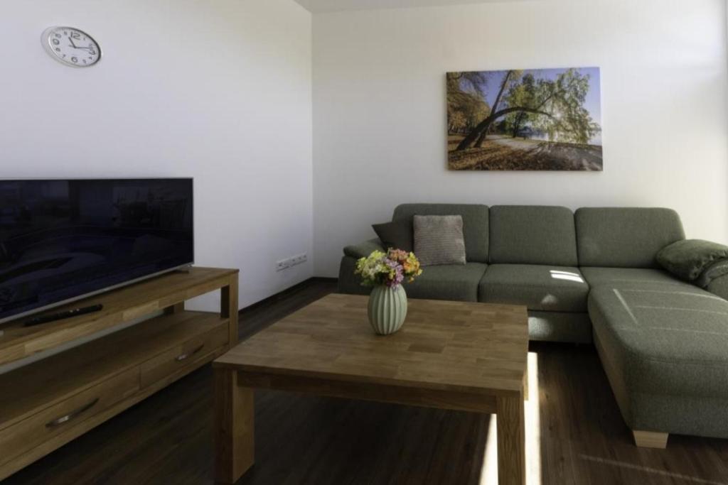 Hafen 12-2 Stilvolle Ferienwohnung am Stadthafen - Housity
