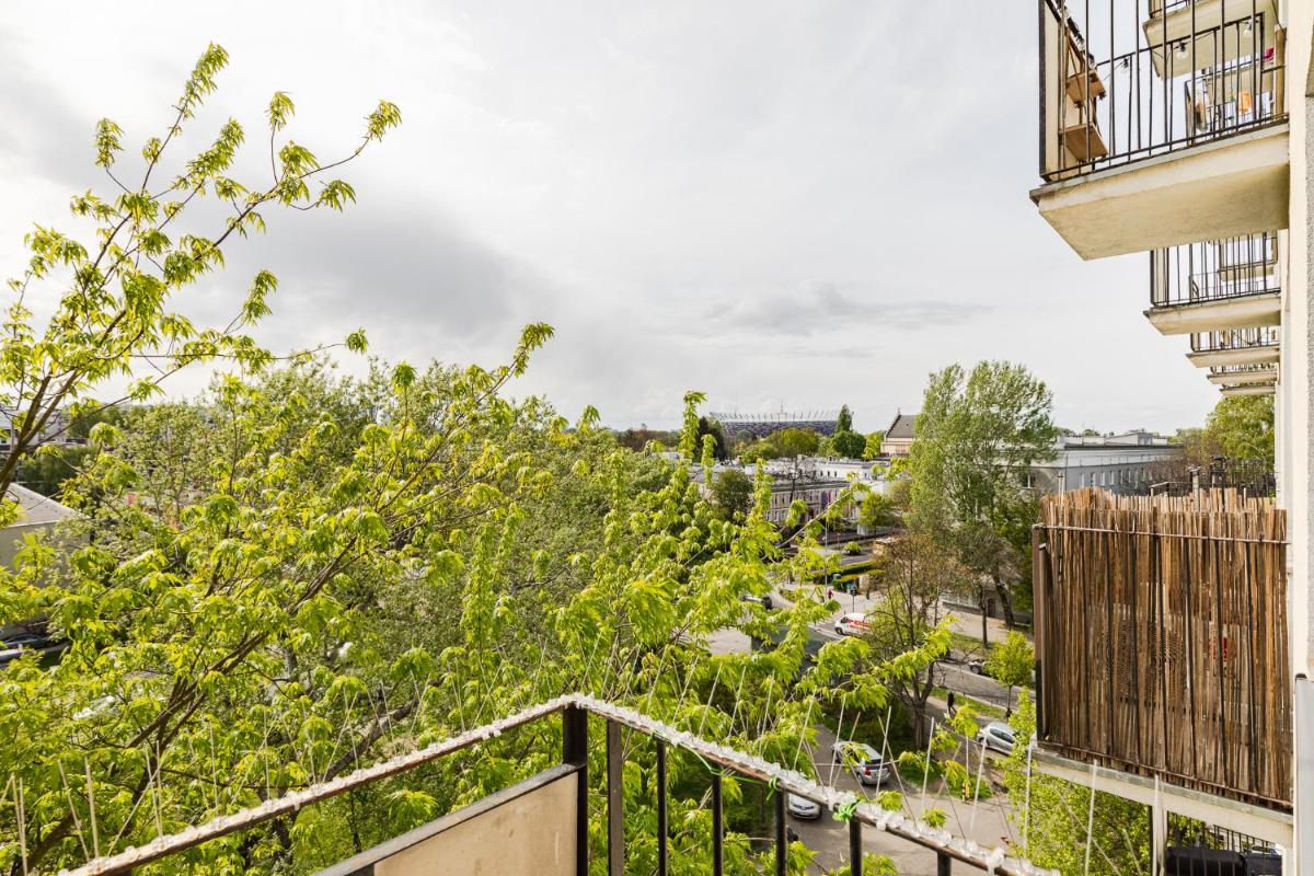 SuperApart Saska 48a, Sleek 6th-Floor Studio with Balcony & Elevator Access - Housity