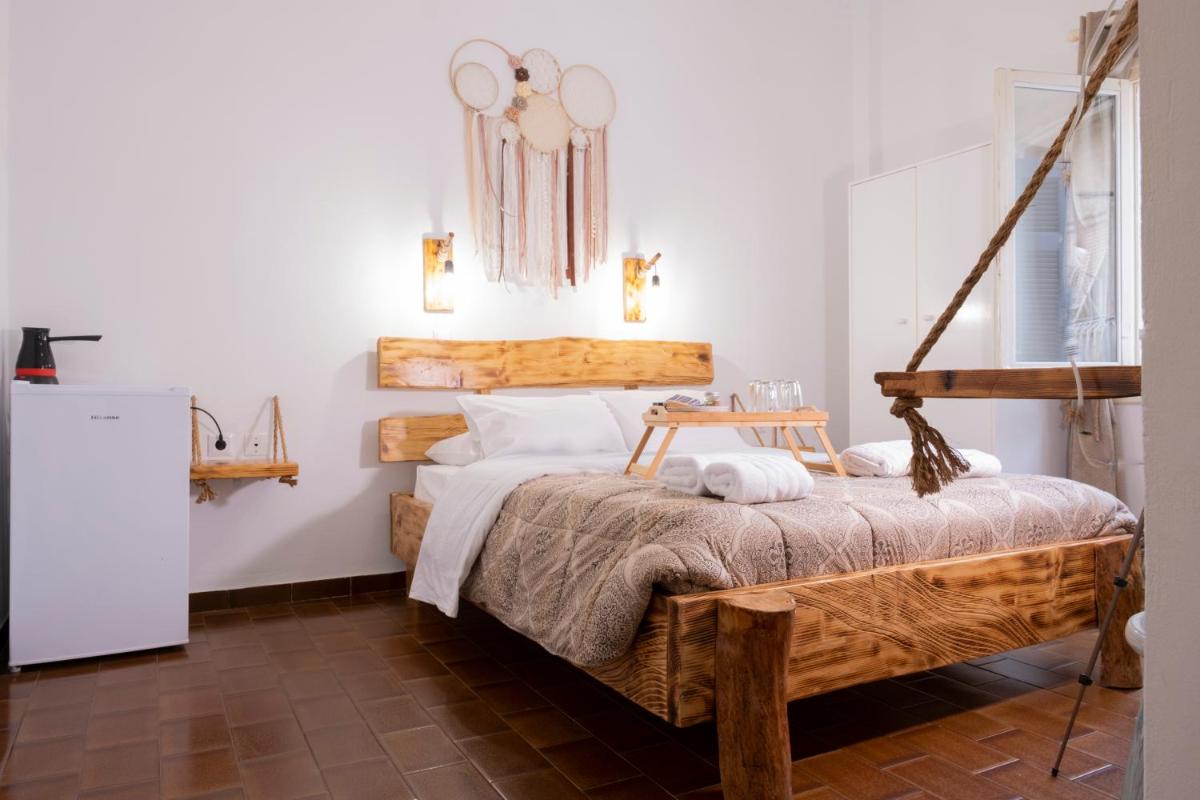 Onar Syros - Rustic Rooms - Housity