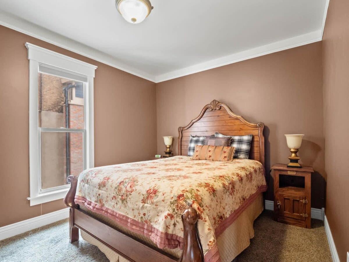 The Lady Sage - Housity