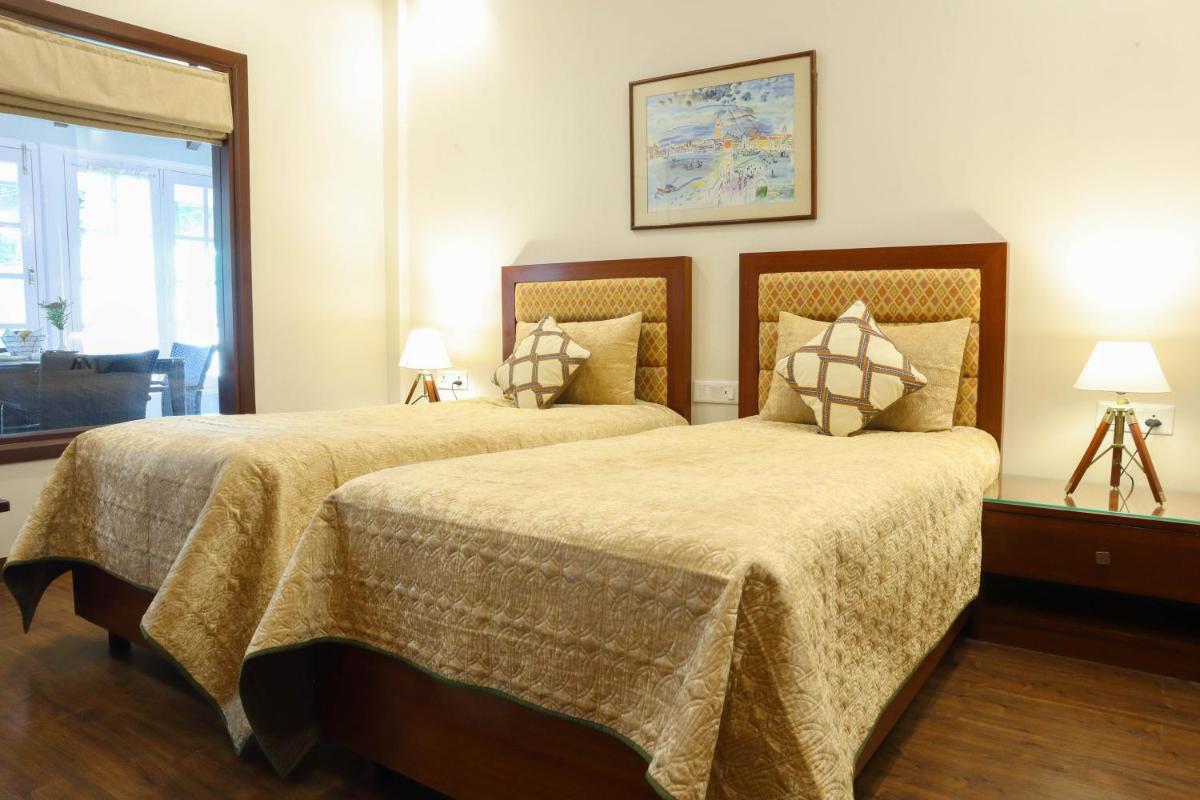 Hostie Stanley House-Heritage Home with private garden and Parking - Housity