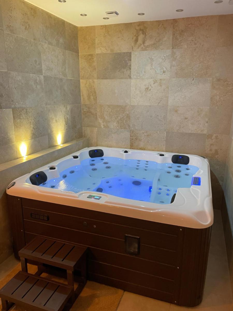 La nuit de rêve Suite privative Jaccuzi Sauna Suite 2 - Housity