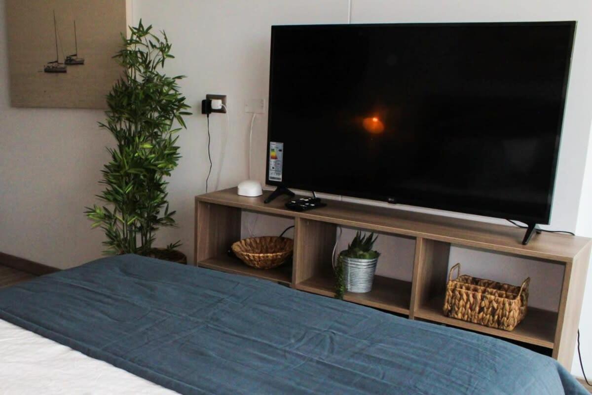 HOM I Departamento Estudio en Mejor Zona Frente al Mall 1218 - Housity