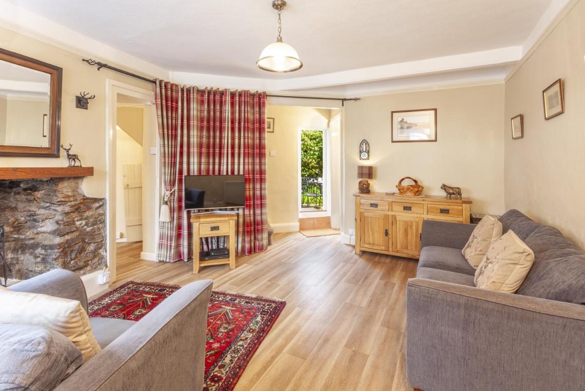 Crown Cottage Exford - Housity