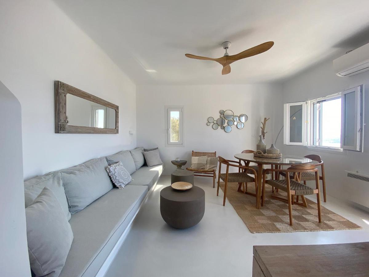 Two level house on the Beach - Housity