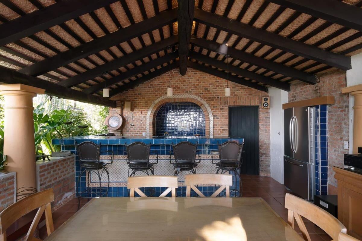 Suitetrails - 3 Bedroom Spacious Villa with Pool & Lake view