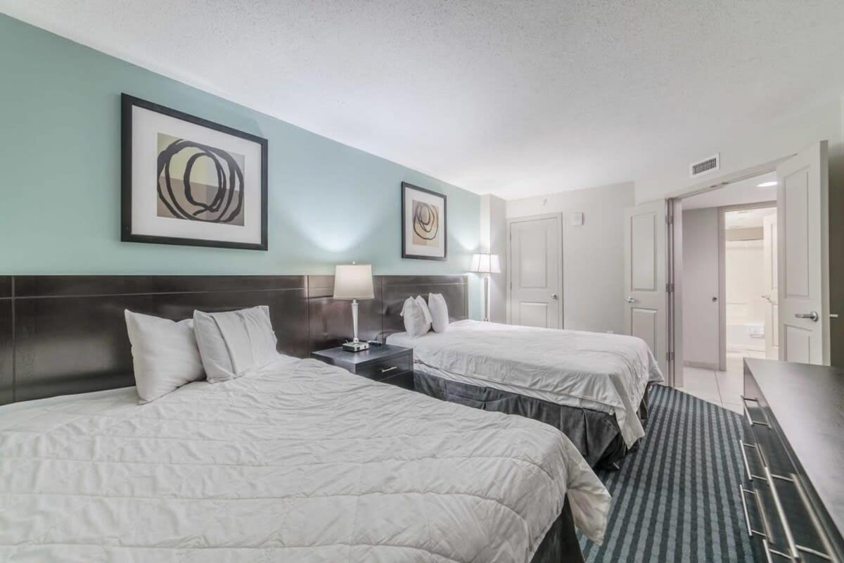 Ocean Front - Oceans One 1706 - Housity