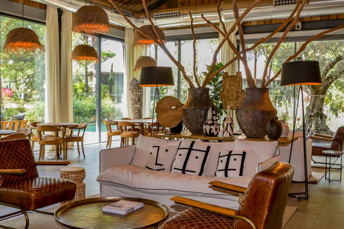 Uma área de estar em Sublime Comporta Country Retreat & SPA