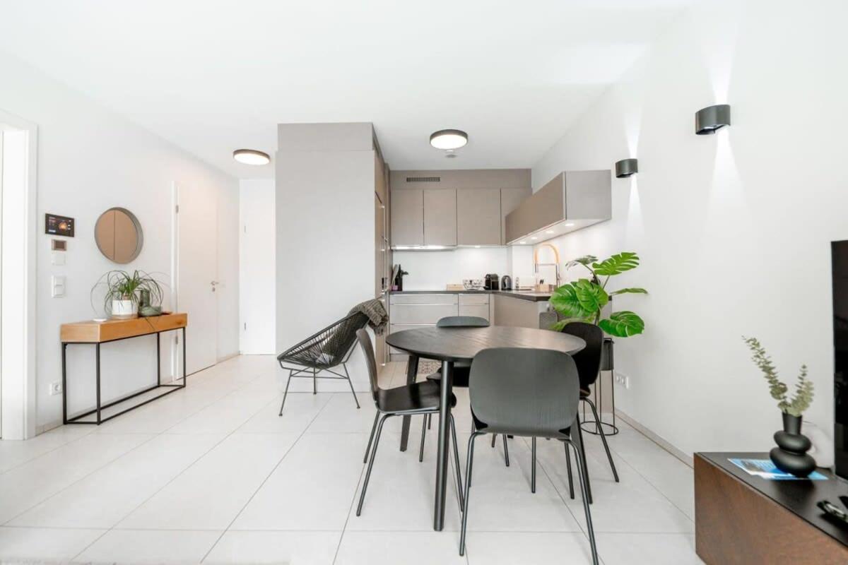 Modern & Bright in Cloche dOr ID155 - Housity