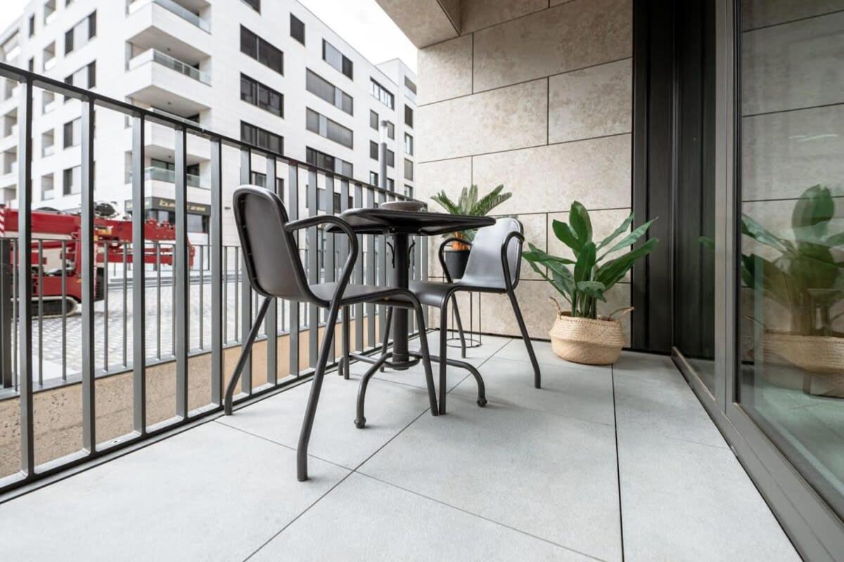 Modern & Bright in Cloche dOr ID155 - Housity