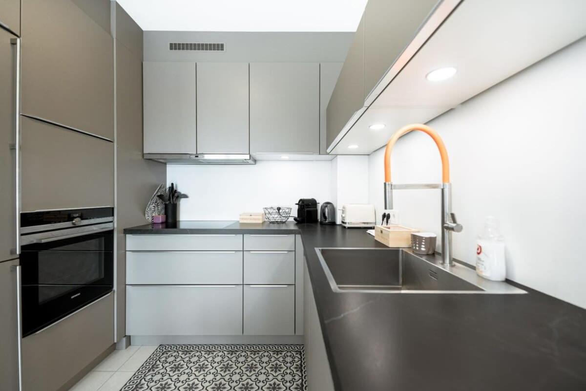 Modern & Bright in Cloche dOr ID155 - Housity