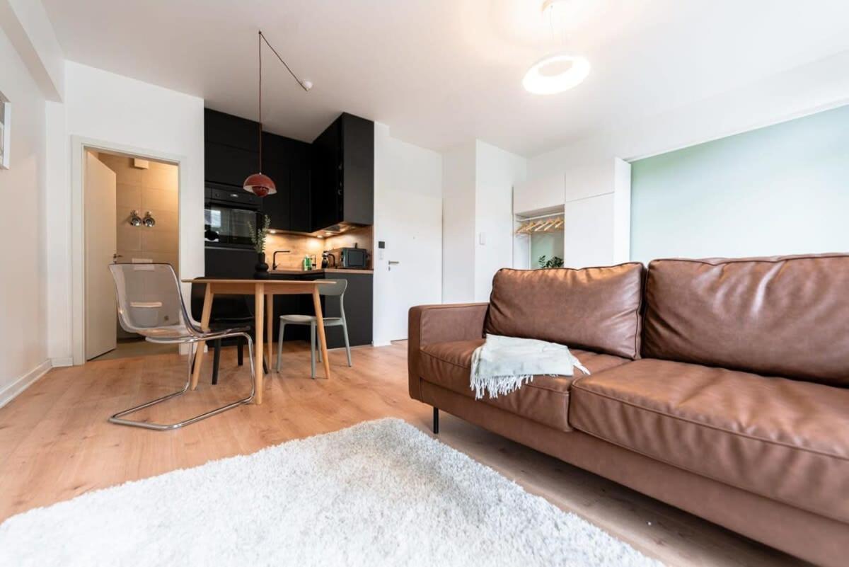 Renovated Chic Studio 5 Min to City Center - Housity